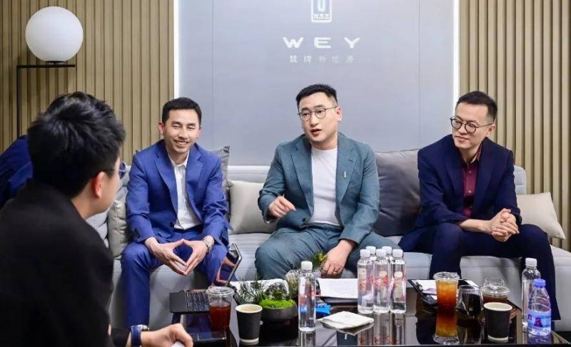 完美日记推出全新无瑕粉膏 抗油抗氧化